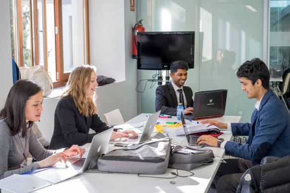 53110924_343100756306104_3726255815749795840_o